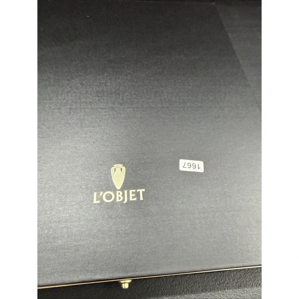 L'objet Empty Storage Gift Box (1667)